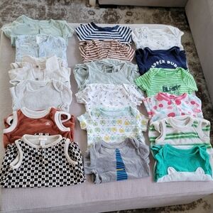 18 pc baby clothing bundle